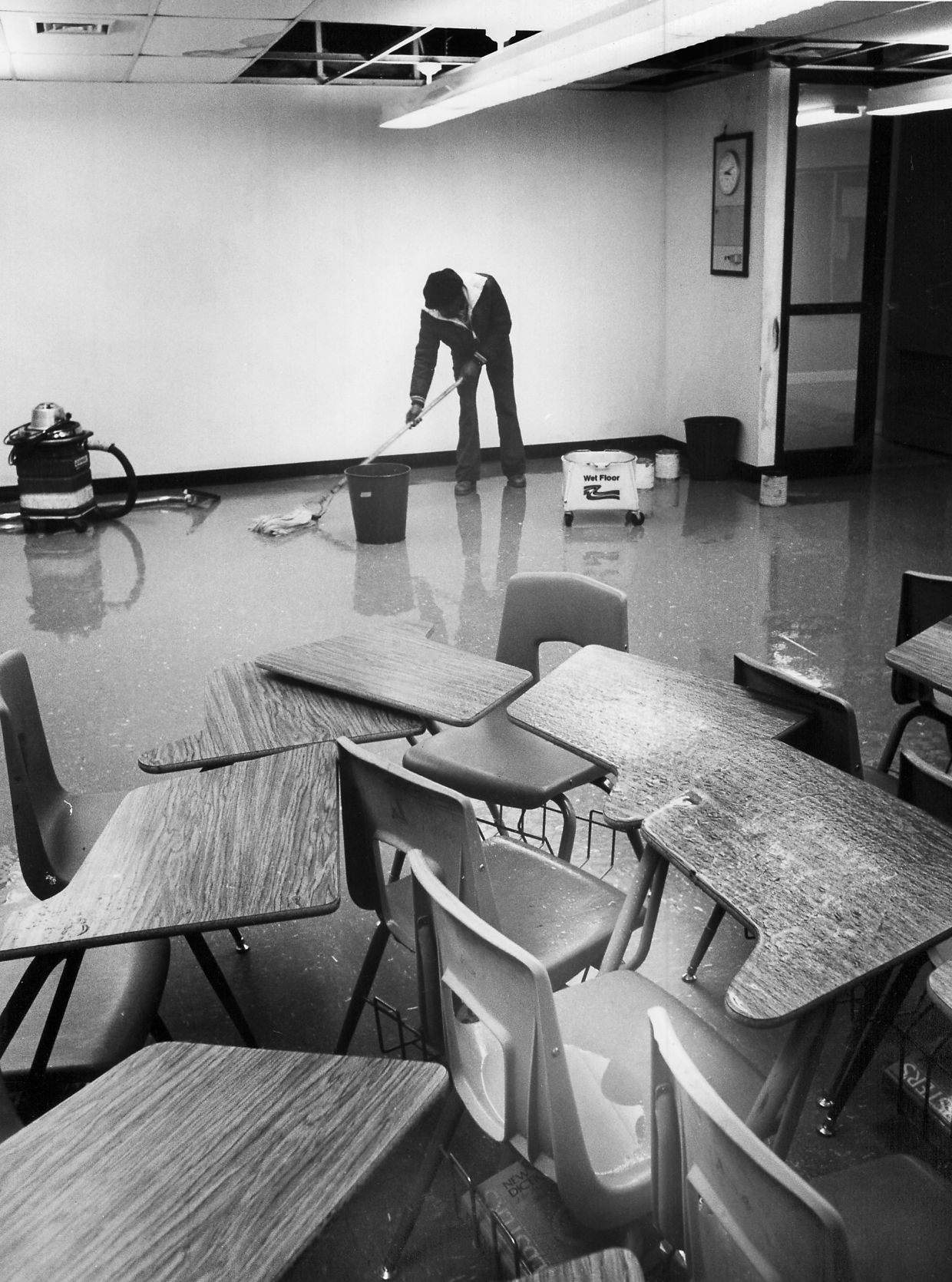 1982-02-03 classroom floods.jpg